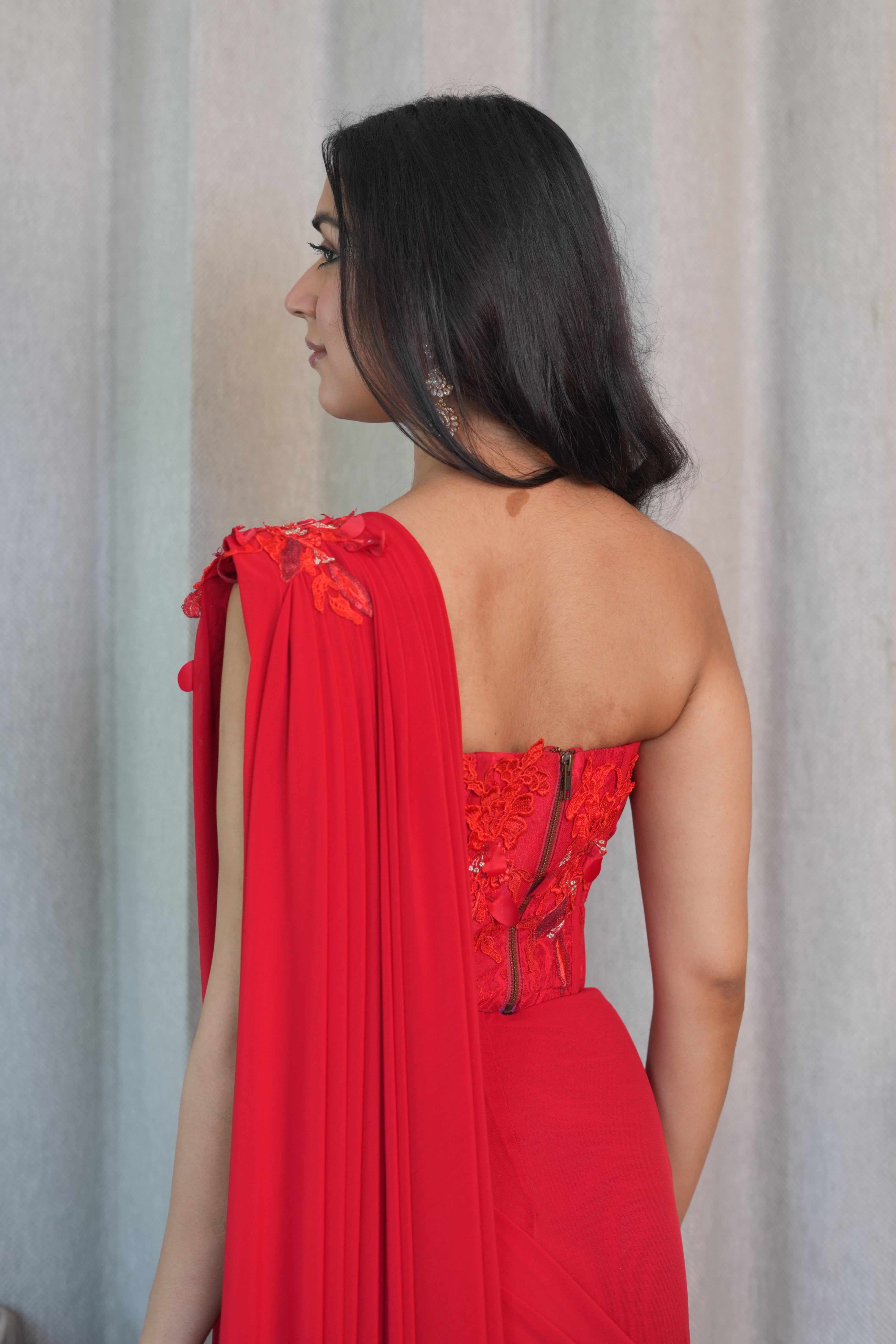 Effortless glamour - Lycra net saree with Chantilly 3D floral blouse!