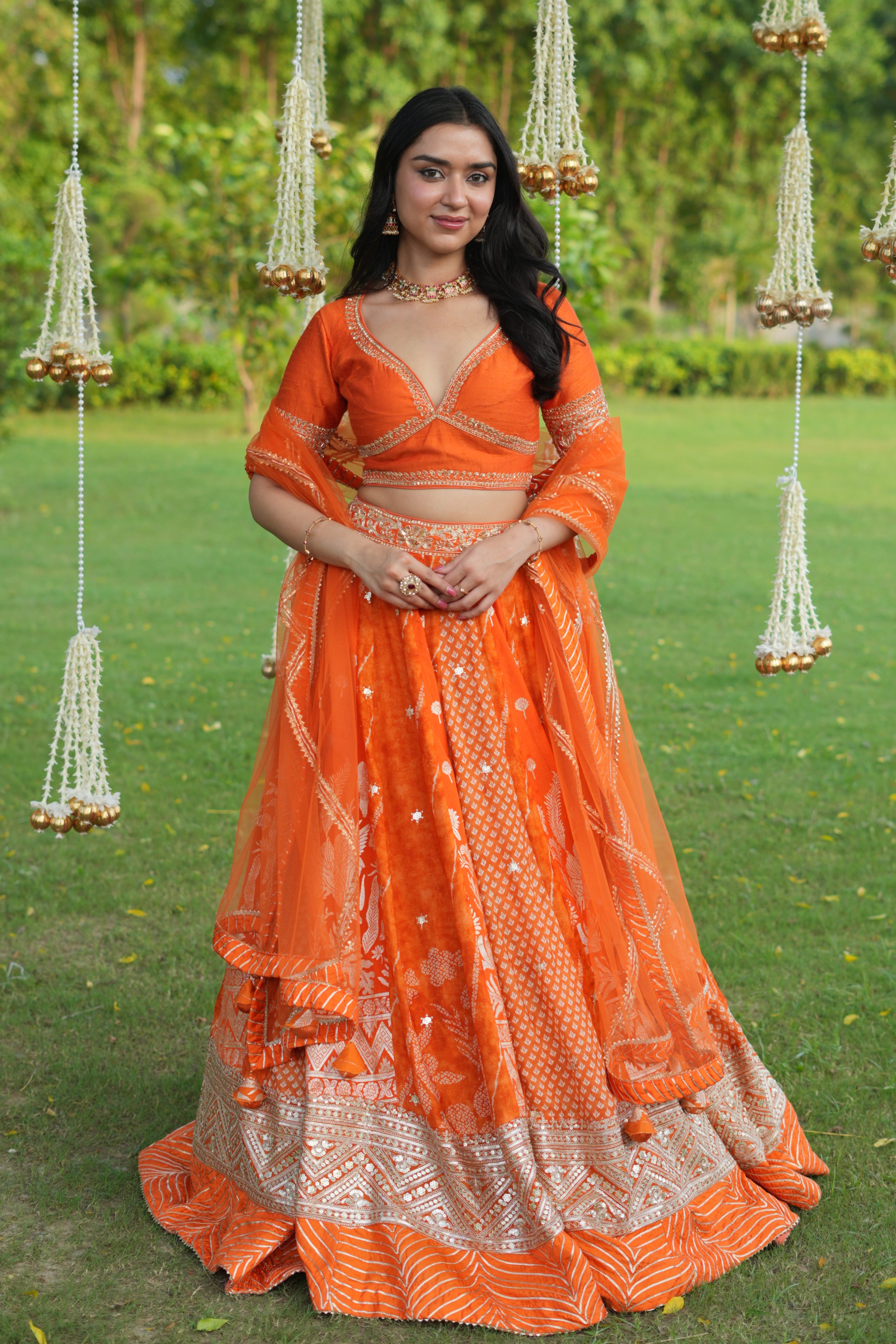 A royal dream - Raw silk choli with brocade lehenga in timeless elegance!