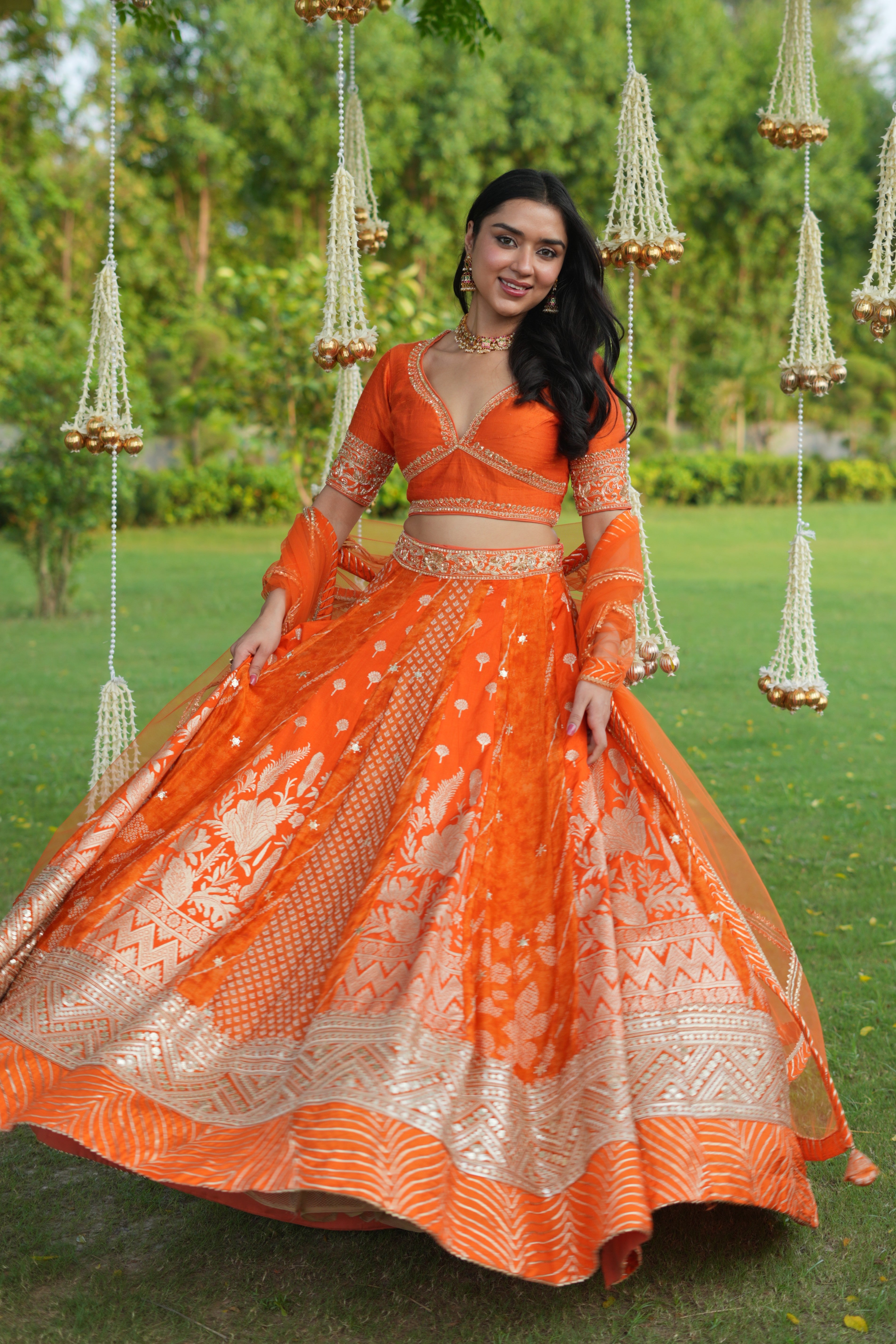 A royal dream - Raw silk choli with brocade lehenga in timeless elegance!
