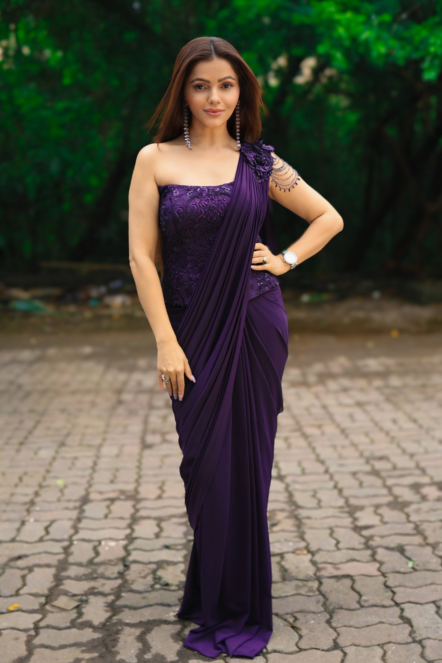 Violet allure sculpted to perfection - Rubina dazzles in Aliyana's statement drape!