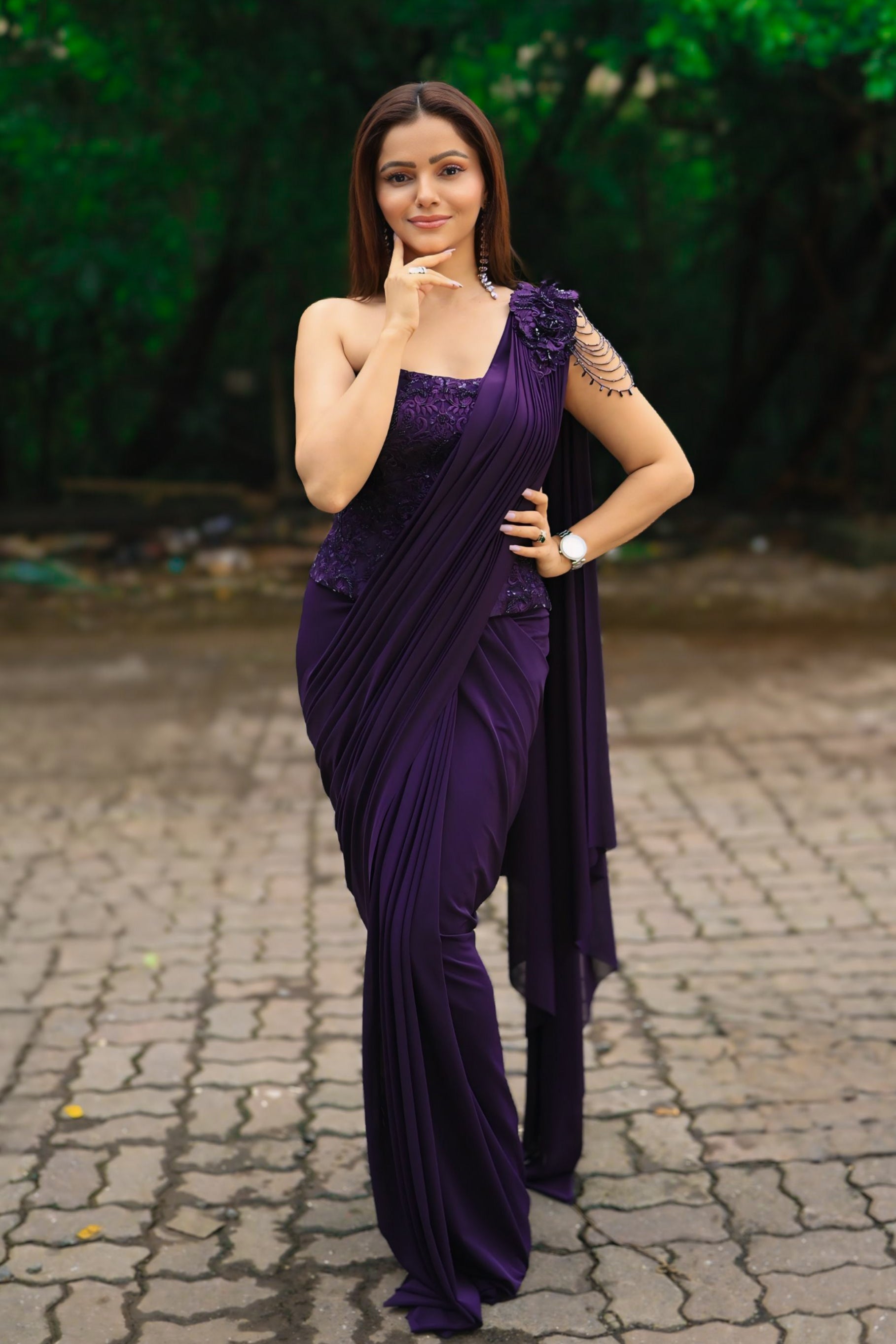 Violet allure sculpted to perfection - Rubina dazzles in Aliyana's statement drape!