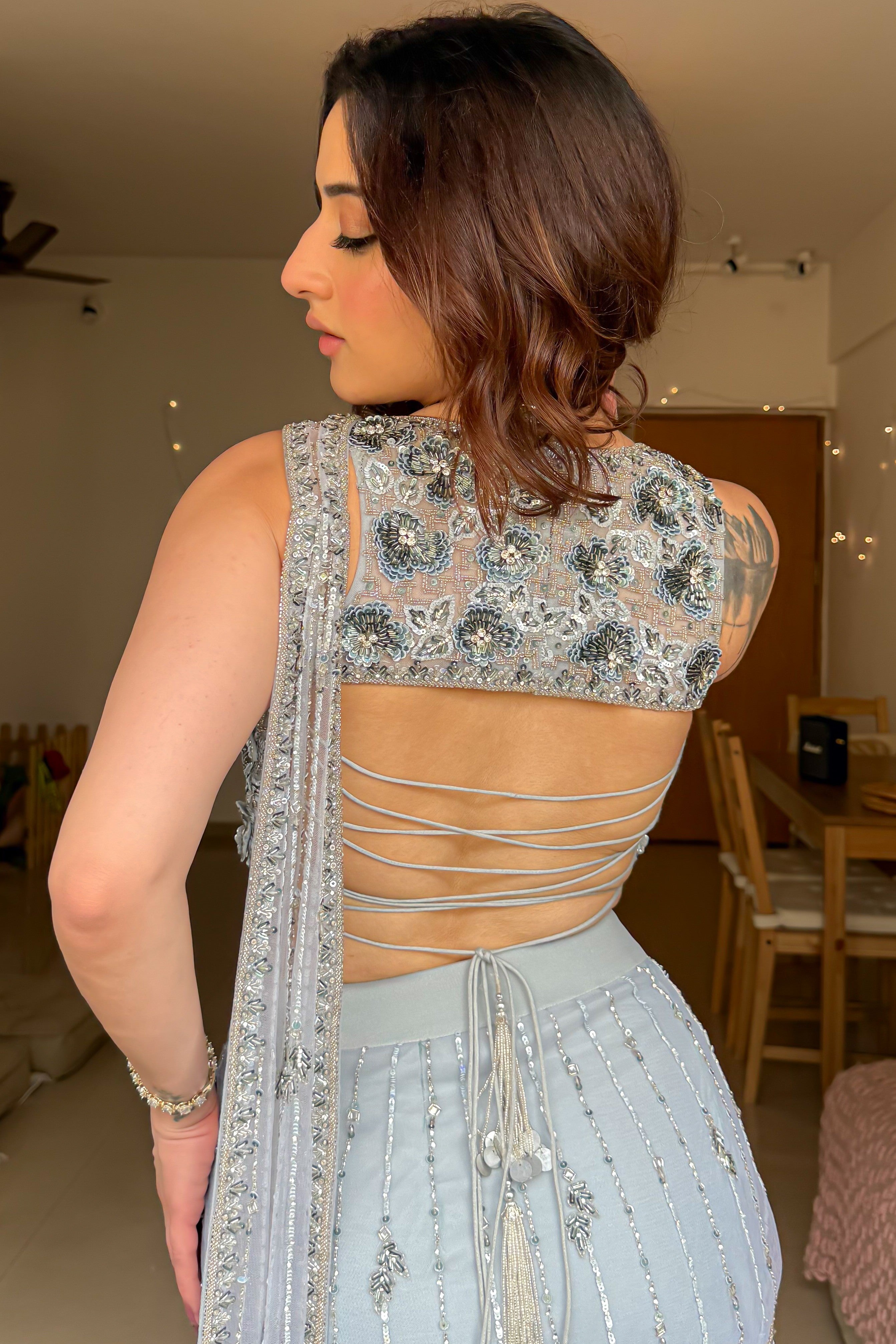 Frost & Flair: A Glamorous Fusion Drape