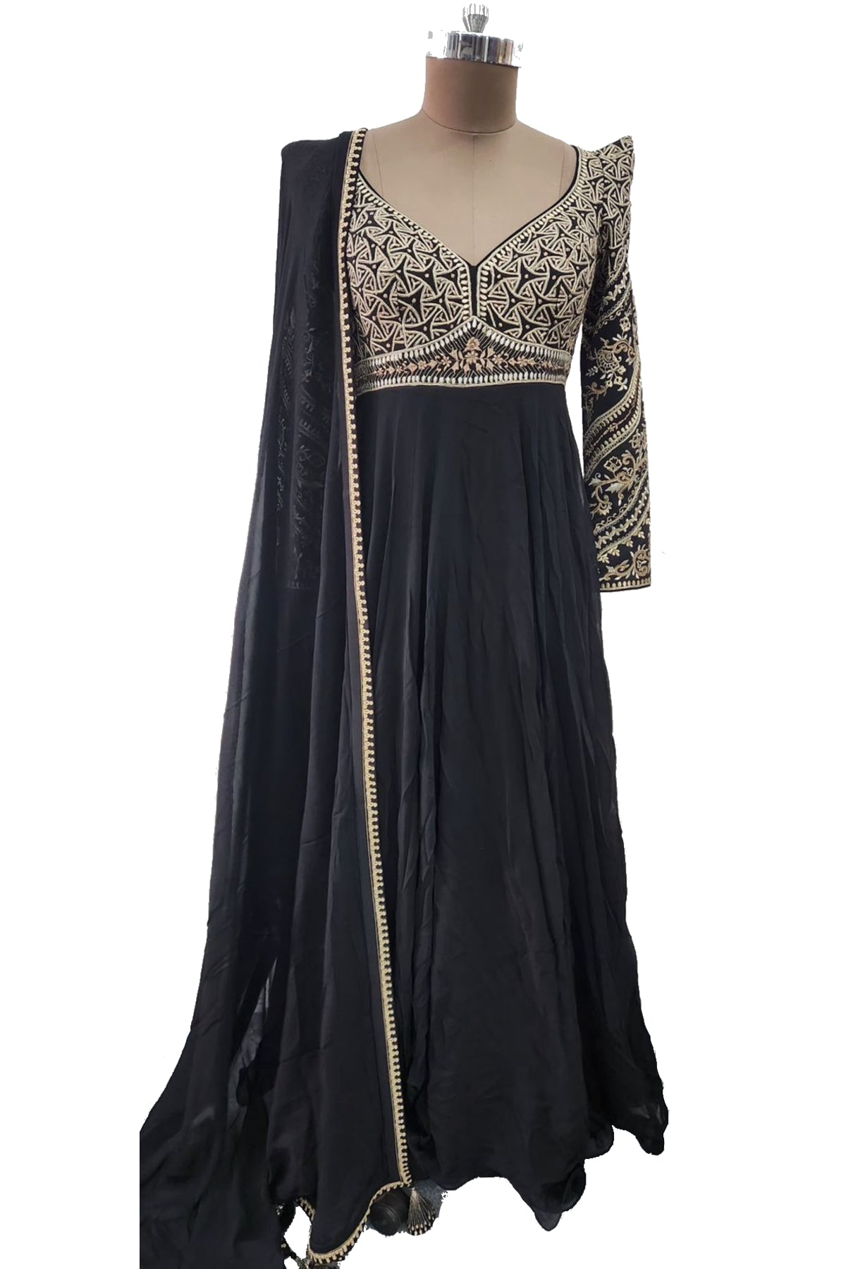 Aliyana X Rubina Dilaik – The Luxe Black Anarkali Statement