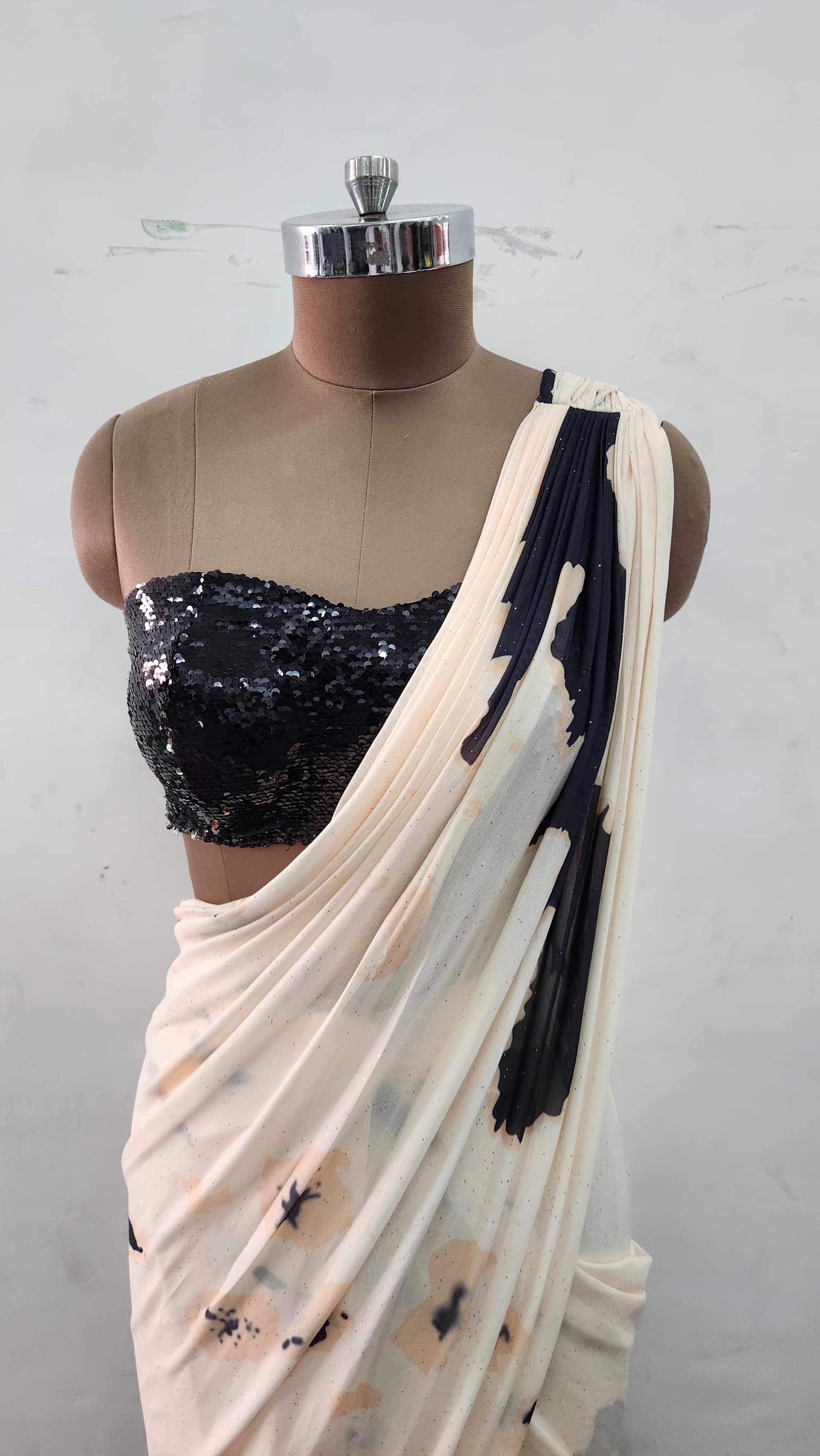 Rubina Dilaik in Aliyana – The Luxe Monochrome Saree Edit