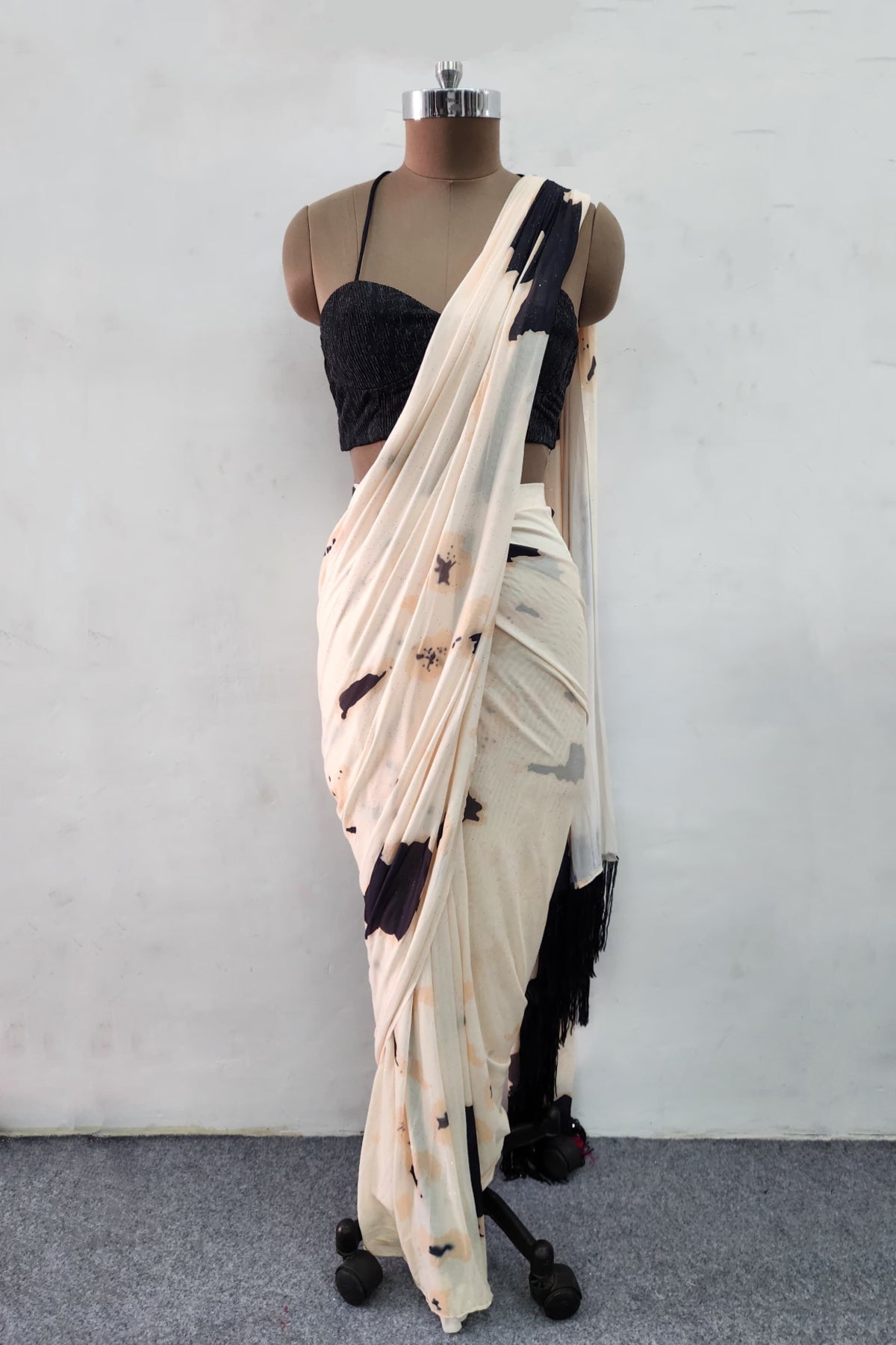 Rubina Dilaik in Aliyana – The Luxe Monochrome Saree Edit