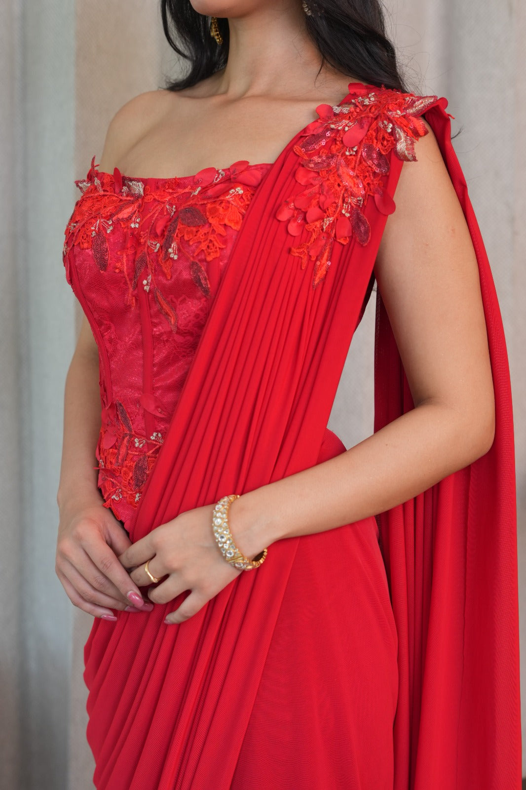 Effortless glamour - Lycra net saree with Chantilly 3D floral blouse!