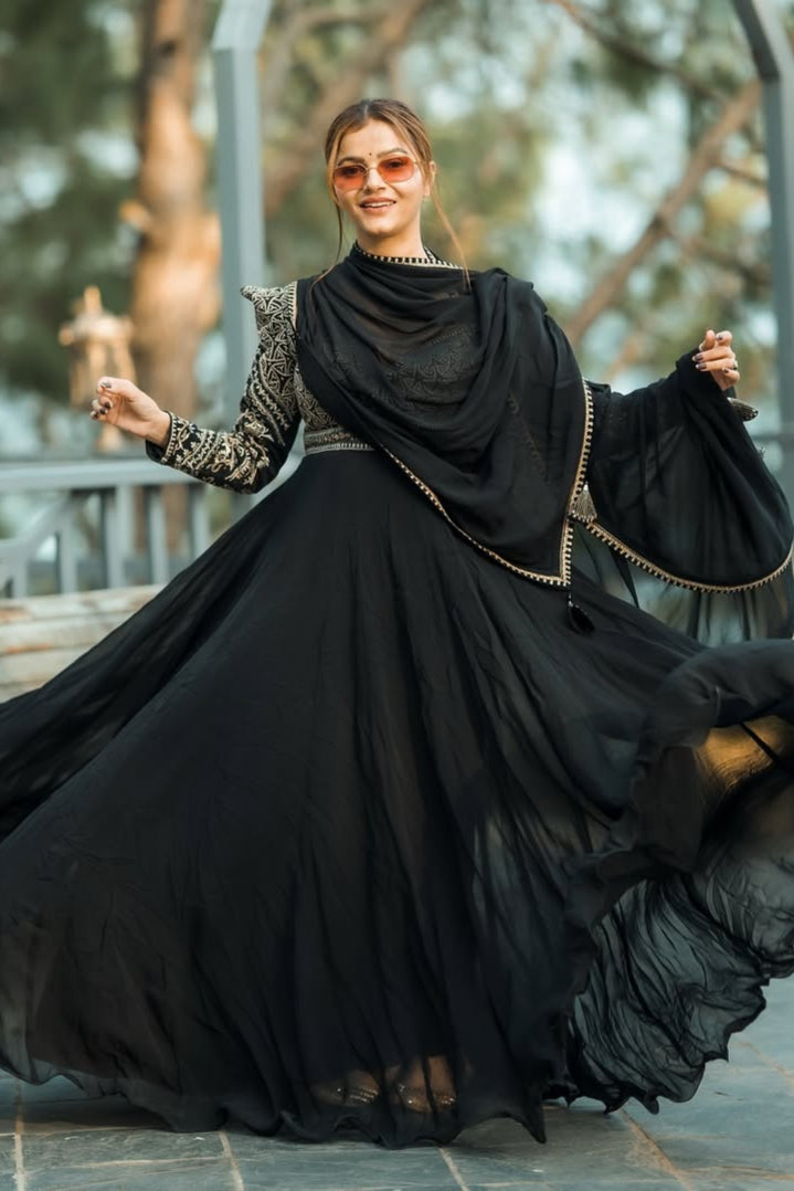 Aliyana X Rubina Dilaik – The Luxe Black Anarkali Statement