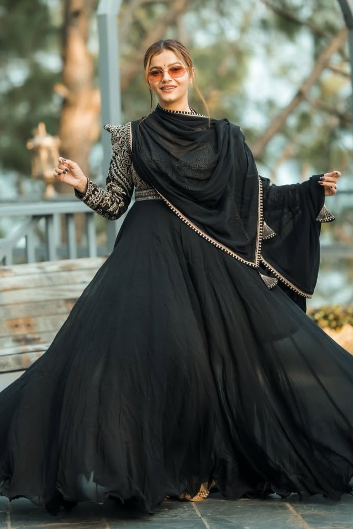 Aliyana X Rubina Dilaik – The Luxe Black Anarkali Statement